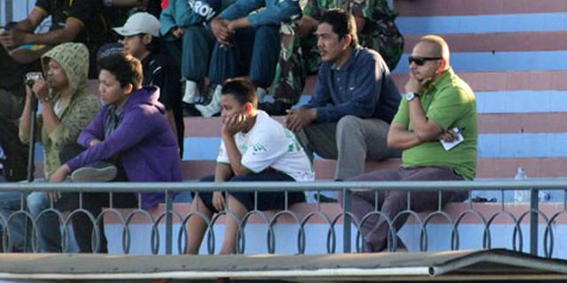 Fabio Belum Bisa Duduk di Bench Persebaya Fabio Belum Bisa Duduk di Bench Persebaya
