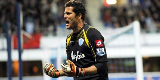 Julio Cesar Bertahan di QPR Karena Garansi Scolari