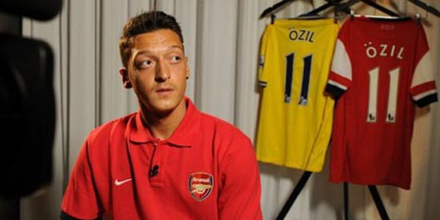 Ozil: Arsenal Akan Menangkan Trofi