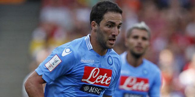 Higuain Diyakini Bakal Segarang Cavani di Napoli