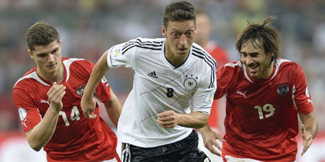 Alan Smith: Ozil Tak Bisa Selesaikan Semua Masalah Arsenal Alan Smith: Ozil Tak Bisa Selesaikan Semua Masalah Arsenal