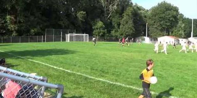 Video: Bicycle Kick, Gol Kelas Dunia Dari Pemain Amatir Video: Bicycle Kick, Gol Kelas Dunia Dari Pemain Amatir