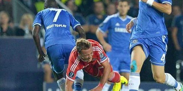 Cederai Gotze, Ramires Minta Maaf