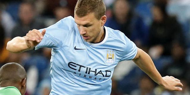 Dzeko Dicap Sebagai Ujung Tombak Terbaik di Dunia