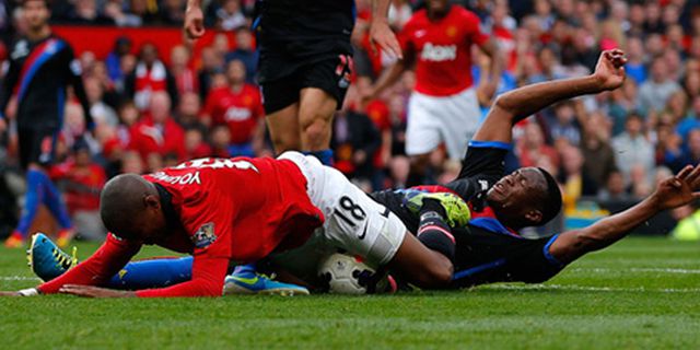 Moyes Kecam Diving Young