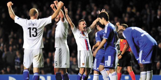 Review: Comeback Basel Buat Chelsea Gigit Jari