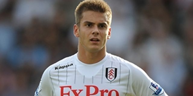 Gelandang Fulham Ancam Perpanjang Derita Chelsea