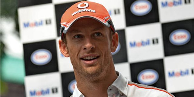 Button: Alonso Tak Perlu Ngotot Kalahkan Raikkonen