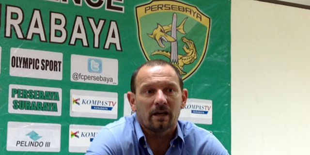 Hormati Persebaya, Dejan Tak Terlalu Gembira