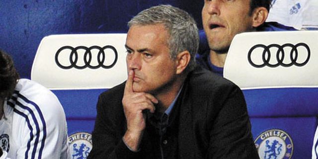 Mourinho Tak Punya Starting Line Up Andalan di Chelsea