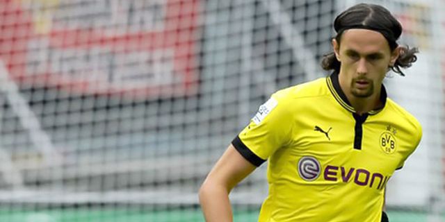 United dan Bayern Bidik Subotic