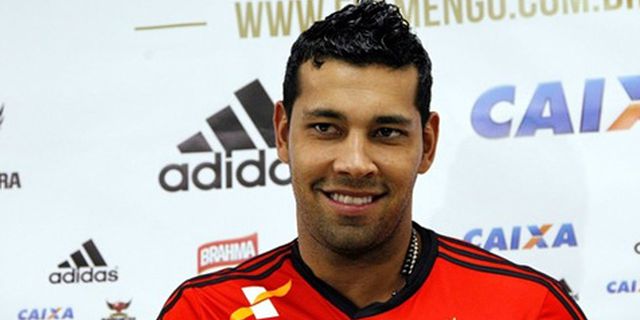 Andre Santos Dituding Cetak Gol Dengan Tangan