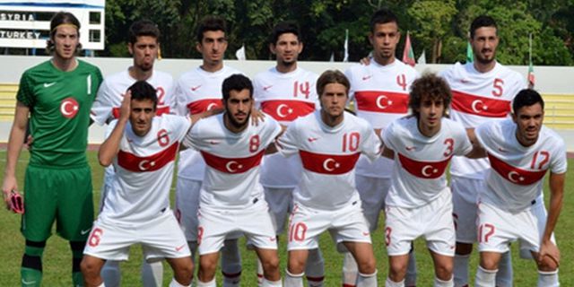 Pelatih Turki Sebut Timnya tak Beruntung Pelatih Turki Sebut Timnya tak Beruntung