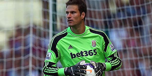 Demi Begovic, Napoli Rela Ganggu Atletico Madrid