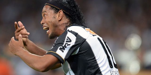 Ronaldinho Terancam Absen di Piala Dunia Antarklub Ronaldinho Terancam Absen di Piala Dunia Antarklub