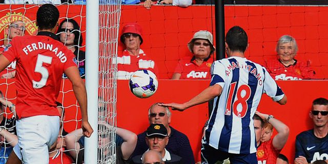 GIF: 10 Gol Terbaik EPL 2013/14 Pekan Ke-6