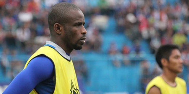 Greg Nwokolo Tunggu Restu Arema Menuju Liga Malaysia