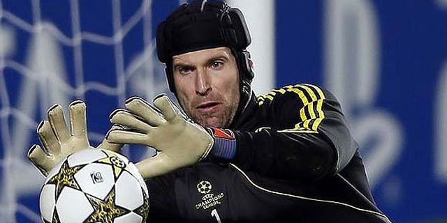 Cech Pede Chelsea Masih Bisa Kejar Arsenal