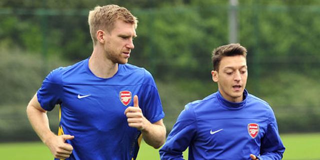 Misi Mertesacker Untuk Bantu Adaptasi Ozil di London