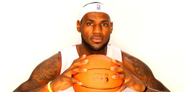 Jersey LeBron James Paling Laris di NBA Jersey LeBron James Paling Laris di NBA