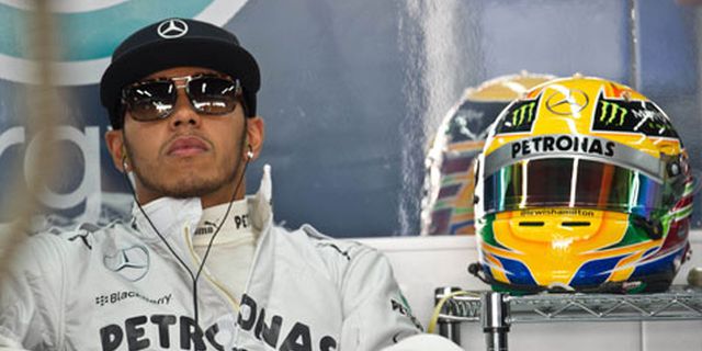 Hamilton Yakin Mercedes Bisa Kalahkan Red Bull