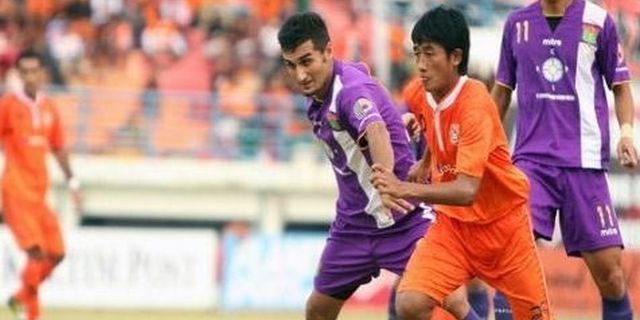Bayu Gatra Bertahan di Persisam