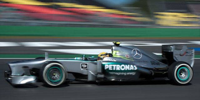 Hamilton Kecewa Gagal Kalahkan Hulkenberg Hamilton Kecewa Gagal Kalahkan Hulkenberg