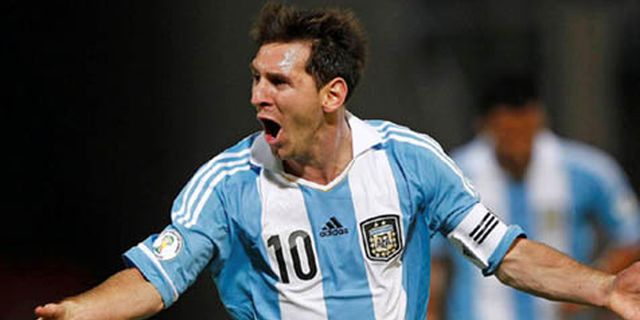 Pulihkan Cedera, Messi 'Ngoceh' di Twitter