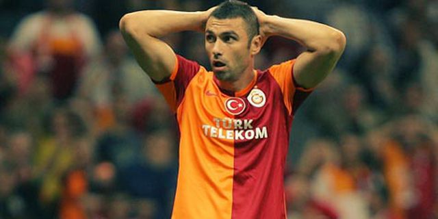 Incar Burak Yilmaz, Chelsea Relakan Demba Ba?