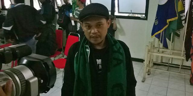 Bela Persebaya, Bonek Lawan PSSI