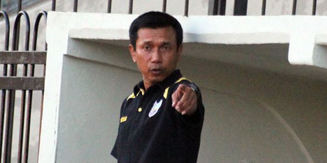 Ultras Ingin Persegres Ikat Pelatih Lebih Bagus Dibanding Widodo