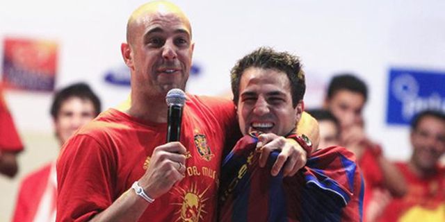 Fabregas Akui Reina Favorit Gantikan Valdes