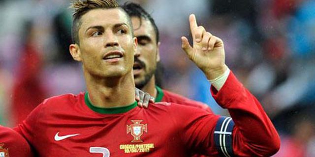 Ronaldo Remehkan Israel, Yakin Rusia Tergelincir