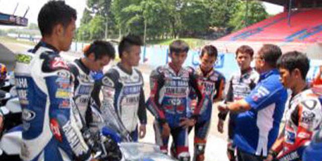 Yamaha Riding Academy Gold Didik Pebalap Supersport