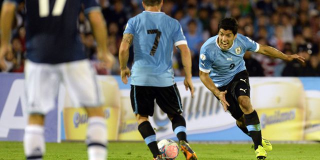 Highlights WCQ 2014: Uruguay 3-2 Argentina