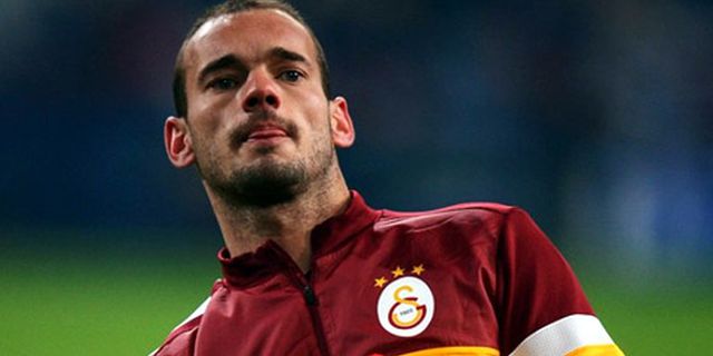 Moyes Hidupkan Minat United Pada Sneijder Moyes Hidupkan Minat United Pada Sneijder