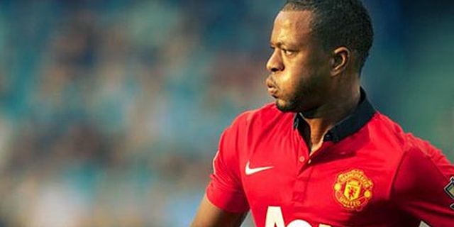 Evra Kenang Kejayaan Piala Liga Bersama Ferguson