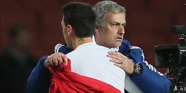 Hadiah Ozil Untuk Mourinho