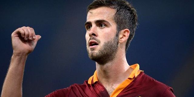 Pagari Pjanic Dari MU, AS Roma Siapkan Kontrak Baru