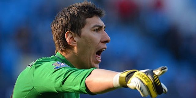 Alasan Pantilimon Gusur Posisi Hart di Liga Champions