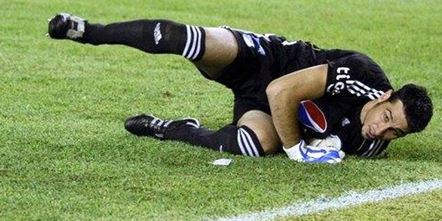 Kiper ini Pensiun Usai Kehilangan Empat Jari