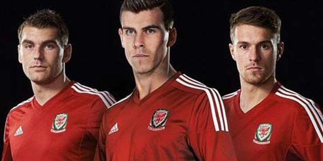 Lebih Ringan 40 Persen, Bale Launching Jersey Wales Lebih Ringan 40 Persen, Bale Launching Jersey Wales
