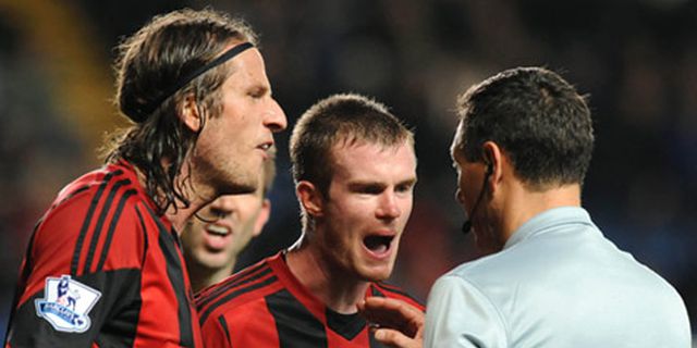 Clarke Sebut Pendukung Chelsea Pengaruhi Keputusan Wasit Clarke Sebut Pendukung Chelsea Pengaruhi Keputusan Wasit