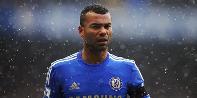 Mourinho Yakin Ashley Cole Akan Perjuangkan Posisinya