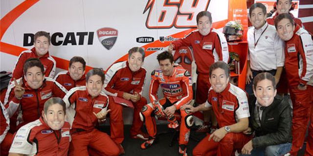 Tinggalkan Ducati, Nicky Hayden Emosional