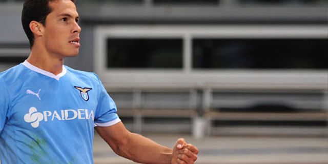 Hernanes Akan Perpanjang Kontrak