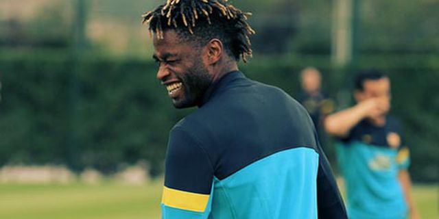 Alex Song Berharap Arsenal Juara Alex Song Berharap Arsenal Juara