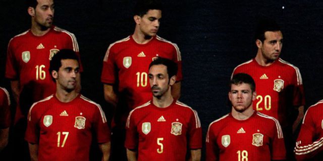 Kejutan, Bartra Kenakan Nomor Punggung 10 Spanyol Kejutan, Bartra Kenakan Nomor Punggung 10 Spanyol