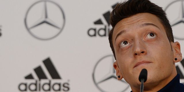 Jerman Hadapi Inggris Tanpa Ozil