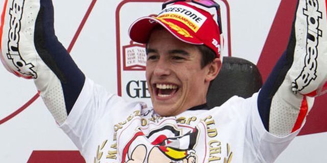 Ribuan Penduduk Cervera Sambut Marc Marquez